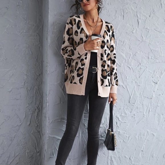 Button up Leopard print cardigan tan black knit - Picture 2 of 3